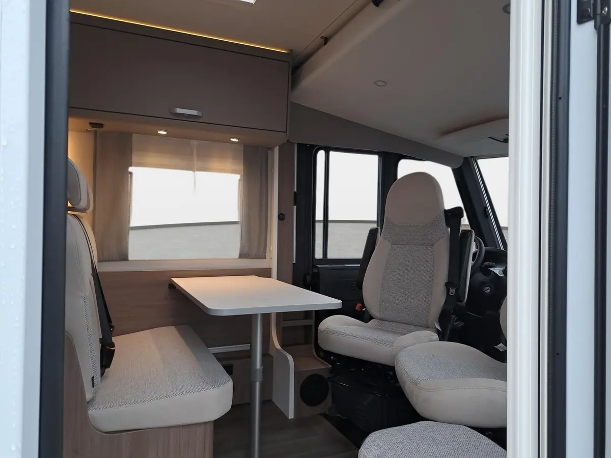 Carado I 338 Pro+ Solar, TV, Sat