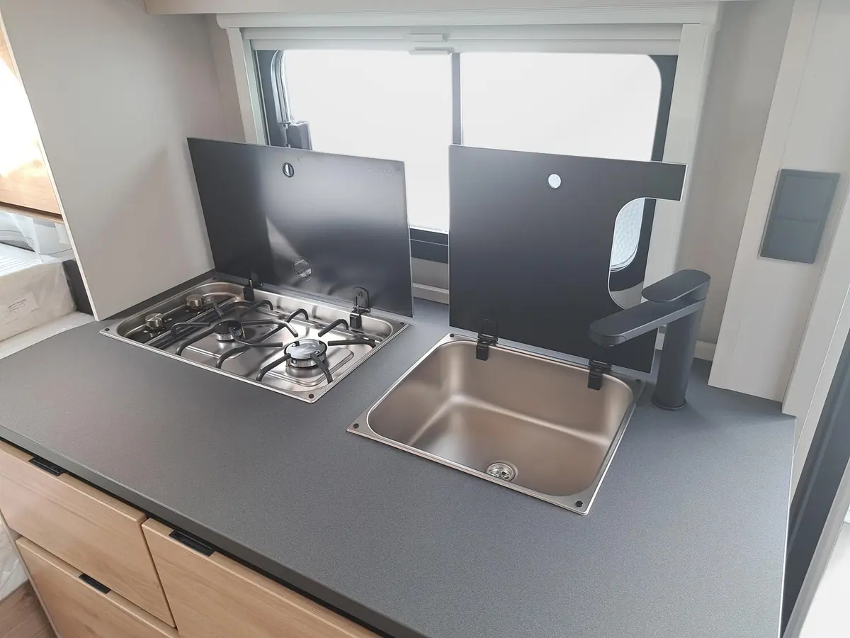 Dethleffs Camper 460 EL First Edition, Sicherheitspaket