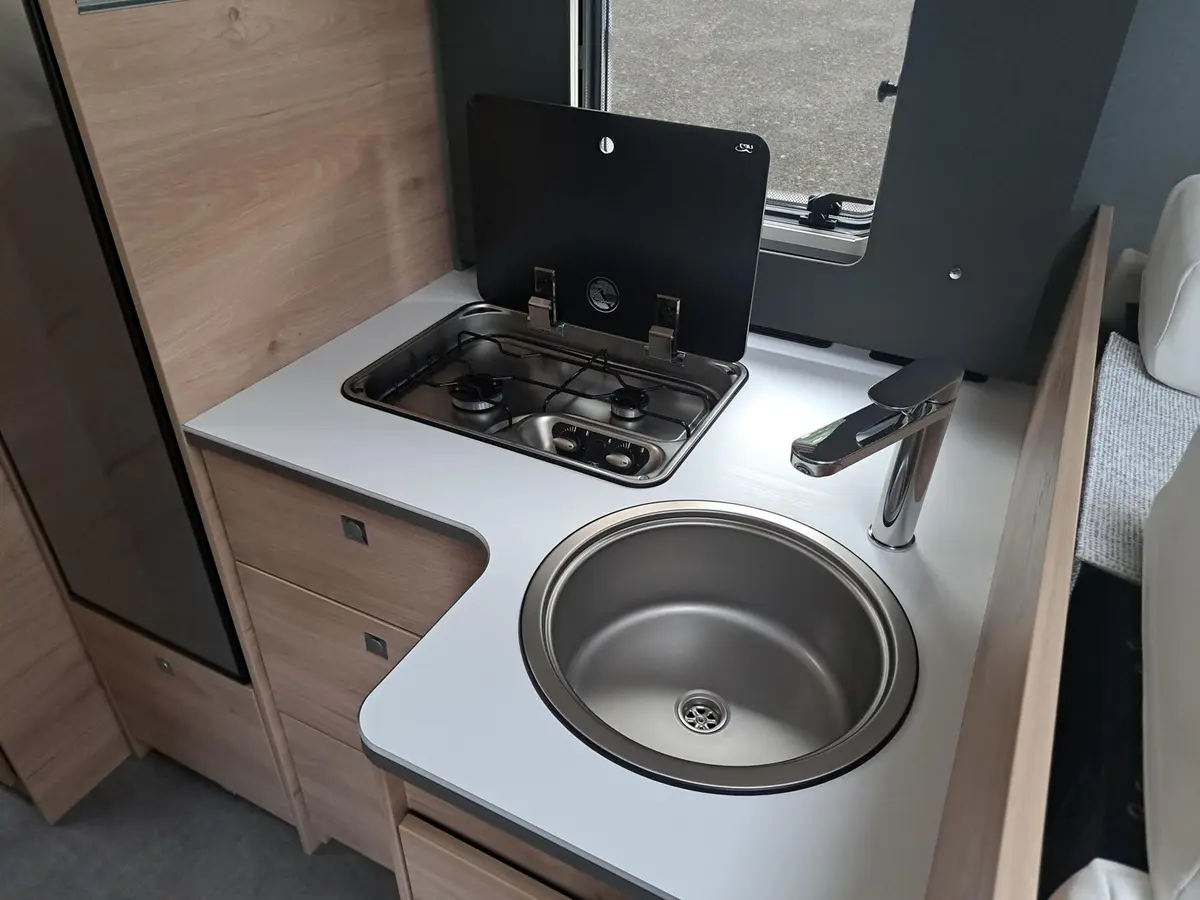 Dethleffs Just Camp Active T 6812 EB Automatik, Chassispaket