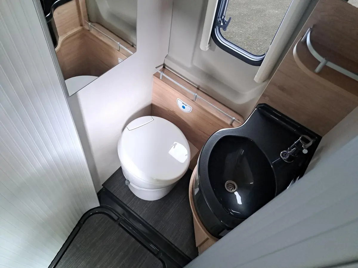 Dethleffs Globetrail 640 HR Fiat Chassis-, Komfort-, Elektropaket