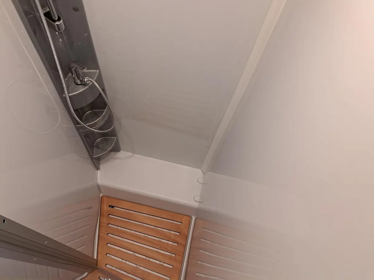 Dethleffs Just Camp Active T 7052 DBM Automatik, Gästebett