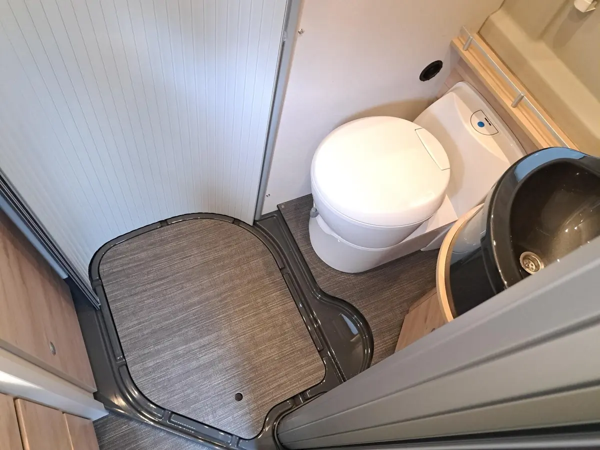 Dethleffs Globetrail 600 DR Fiat Automatik, Chassis-, Komfortpaket