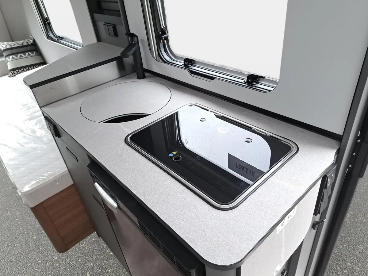 Hymer Eriba Novaline 470 Moving-Paket, Markise, Alus