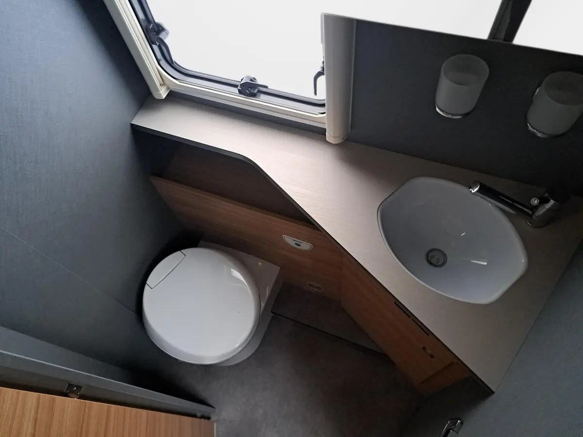 Dethleffs Just 90 T 7052 DBM Hubbett, AHK, Markise, TV, Sat