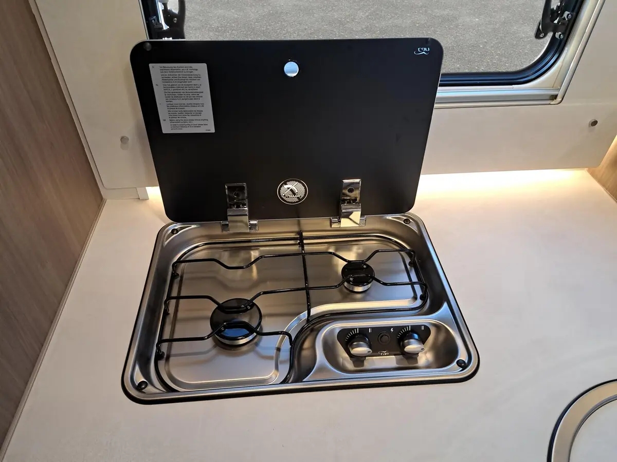 Carado T 328 Pro+ Automatik, Solar, LTE, TV