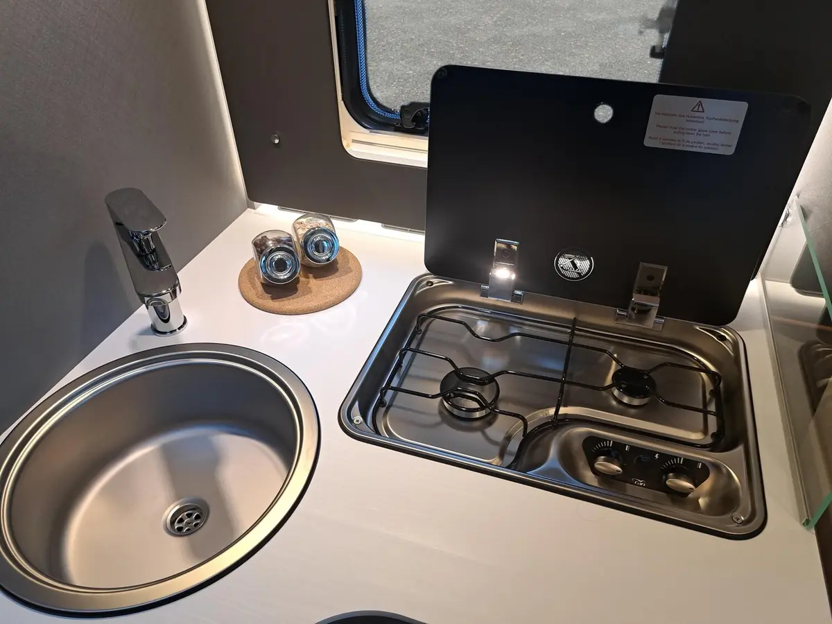 Dethleffs Just Camp Active T 7052 DBL Assistenzp., Hubbett