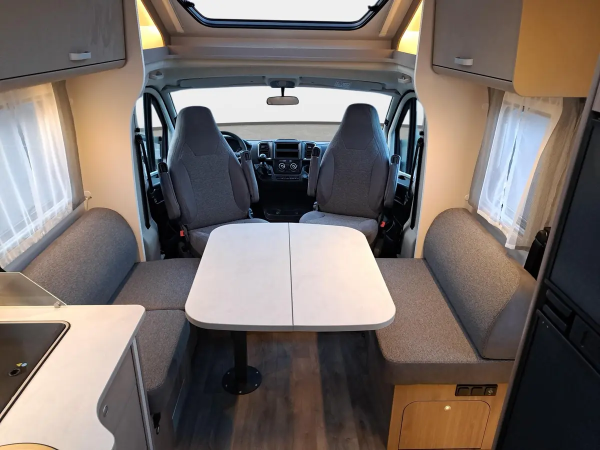 Carado T 457 Pro+ TV-Paket, Solar, LTE, 3. Bett