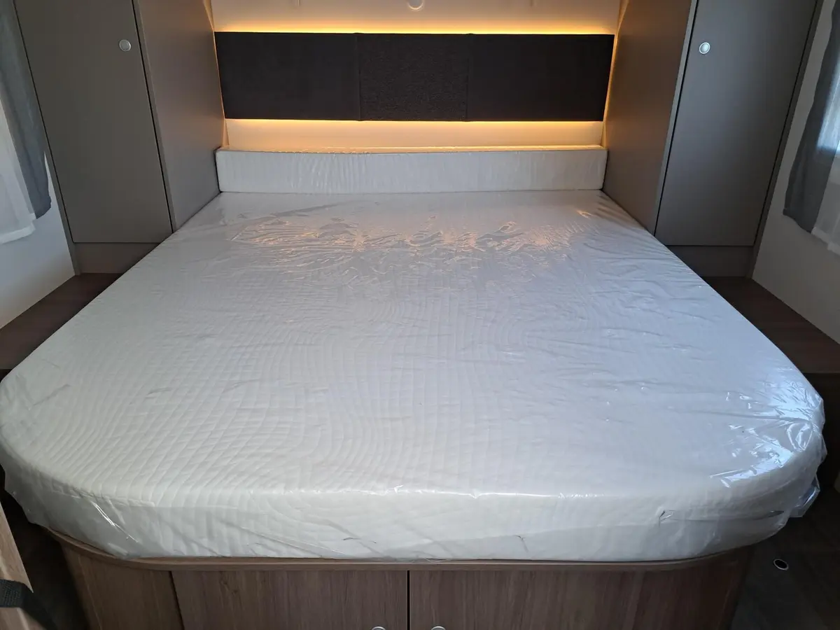 Carado T 459 Pro+ Automatik, Solar, TV, LTE, 3. Bett