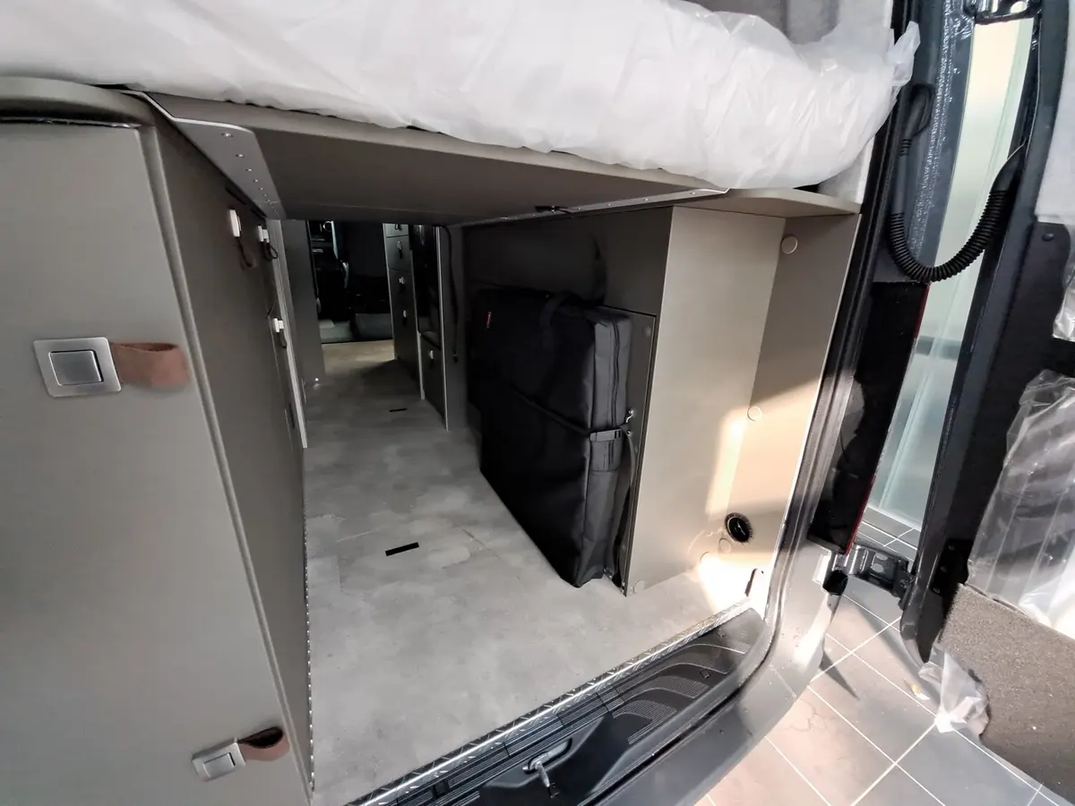 Hymer Grand Canyon S CrossOver 600 Aufstelldach, AHK