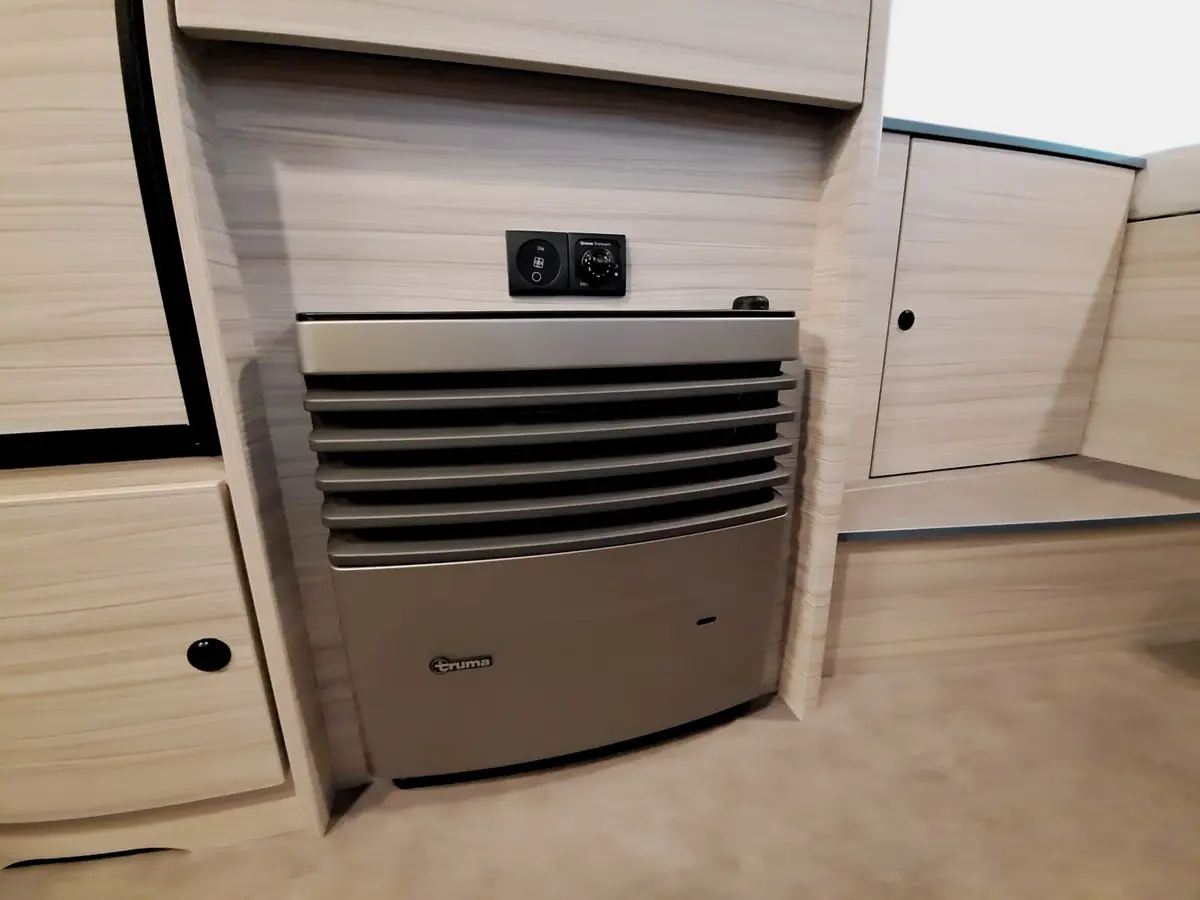Dethleffs c-joy Active 420 QSH 
