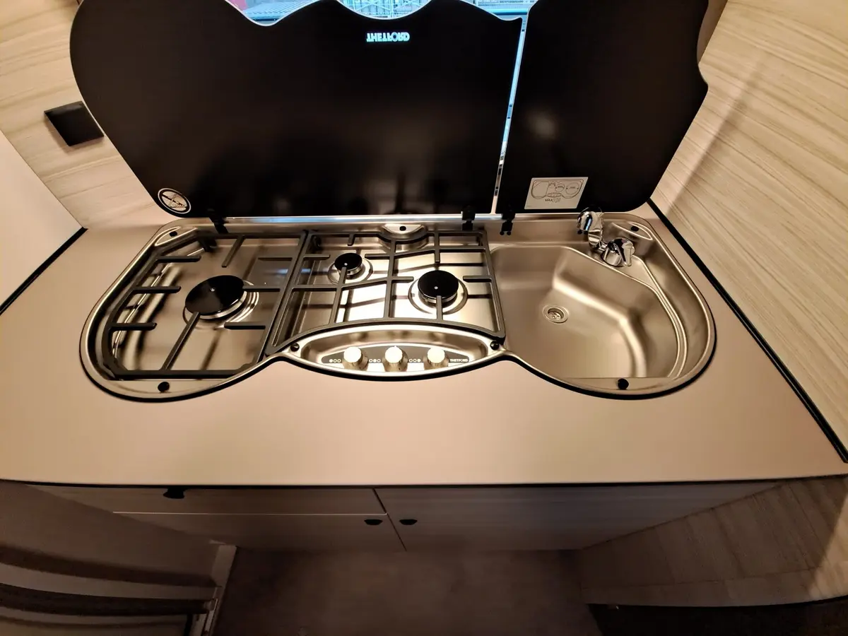 Dethleffs c-joy Active 420 QSH 