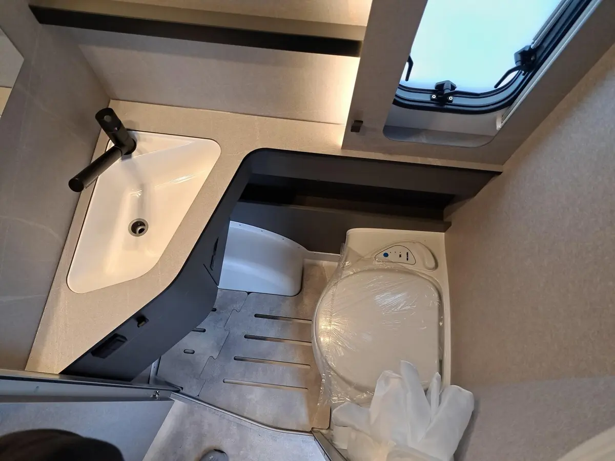 Hymer Eriba Novaline 442 Moving-, Wohnkomforpaket, GFK