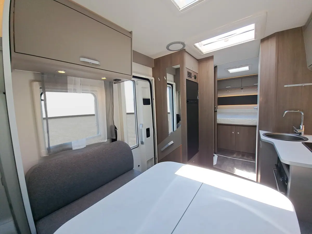 Carado T 459 Pro+, Autom., Solar, TV, LTE, 3. Bett, Ofen