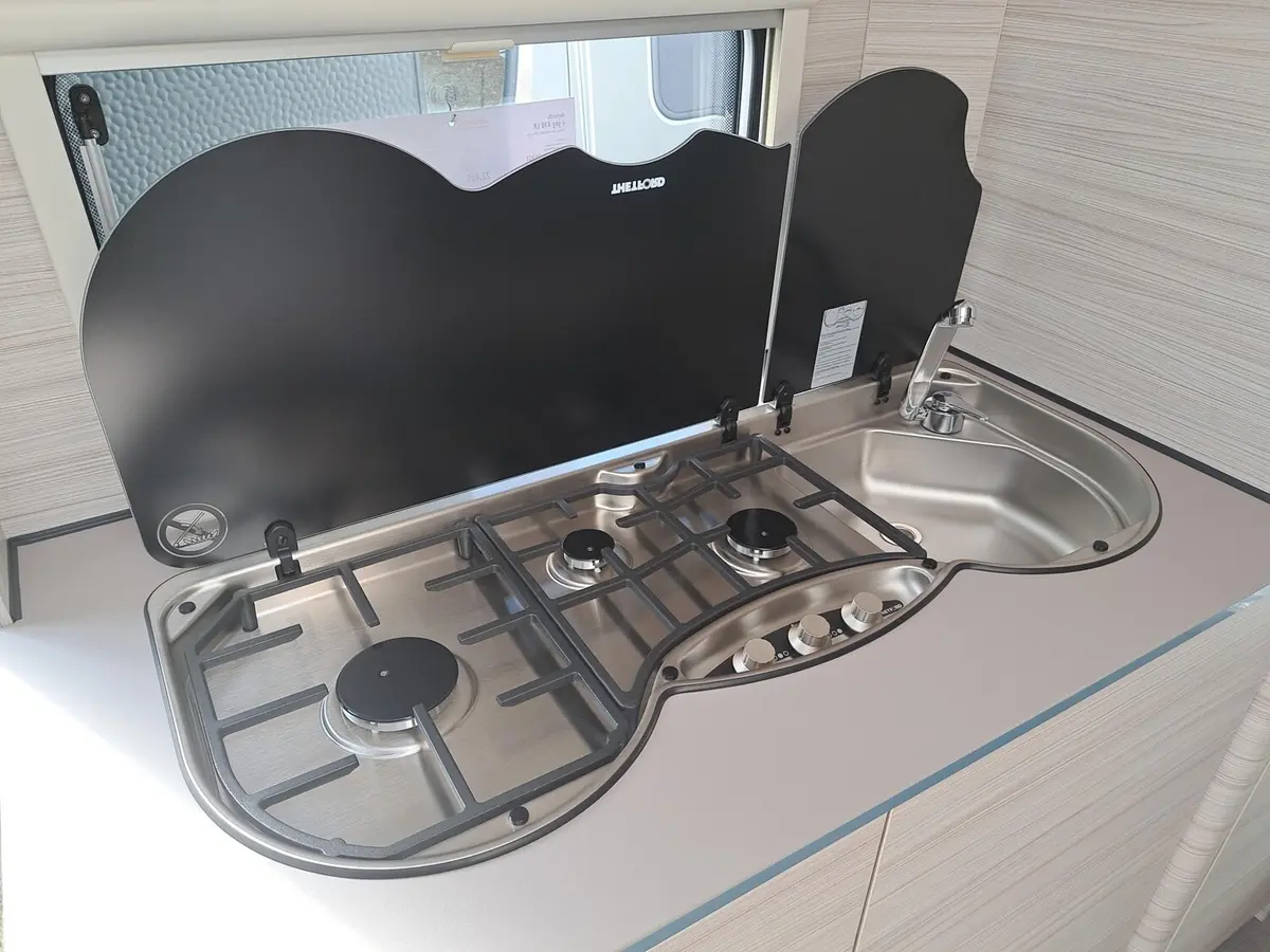 Dethleffs c-joy 410 LK Touring-, Dynamik-Paket, Auflastung