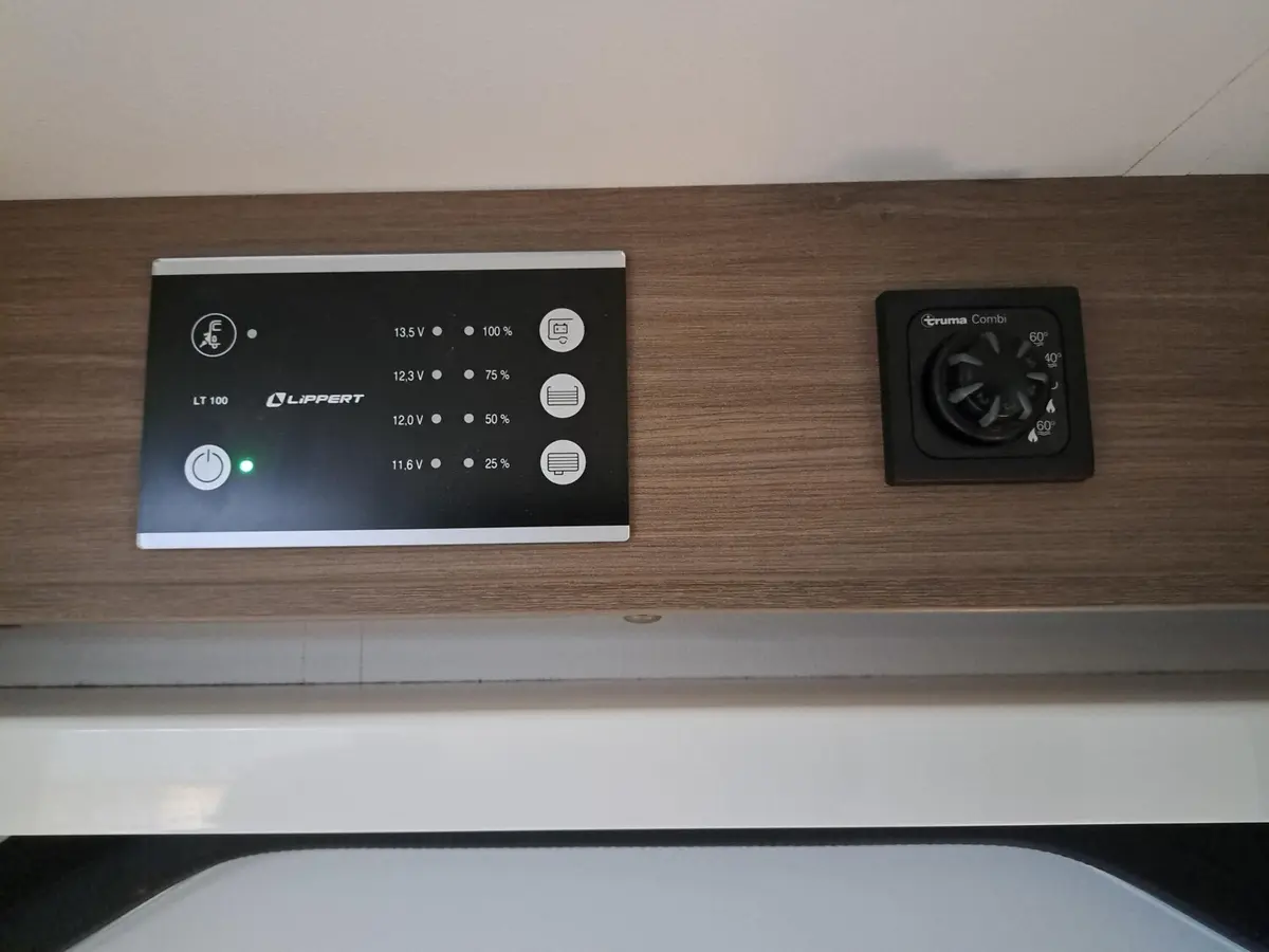 Carado V 347 Pro+ Automatik, Solar, LTE, TV