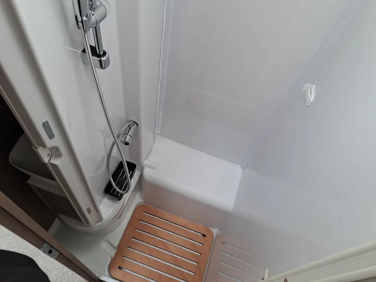 Carado T 448 Pro+ Automatik, Solar, 3. Bett