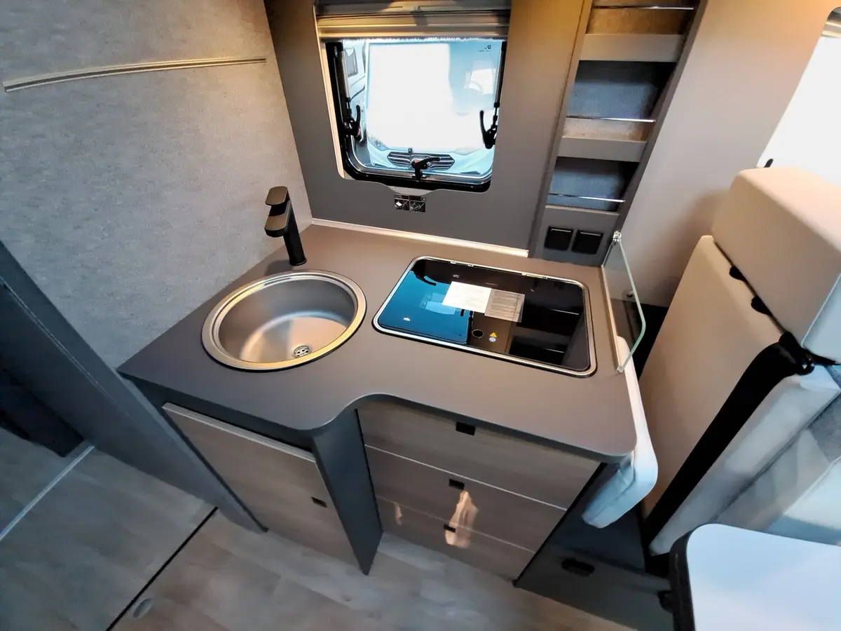 Dethleffs Trend Active T 7057 EBL Chassis-, Assistenzpaket