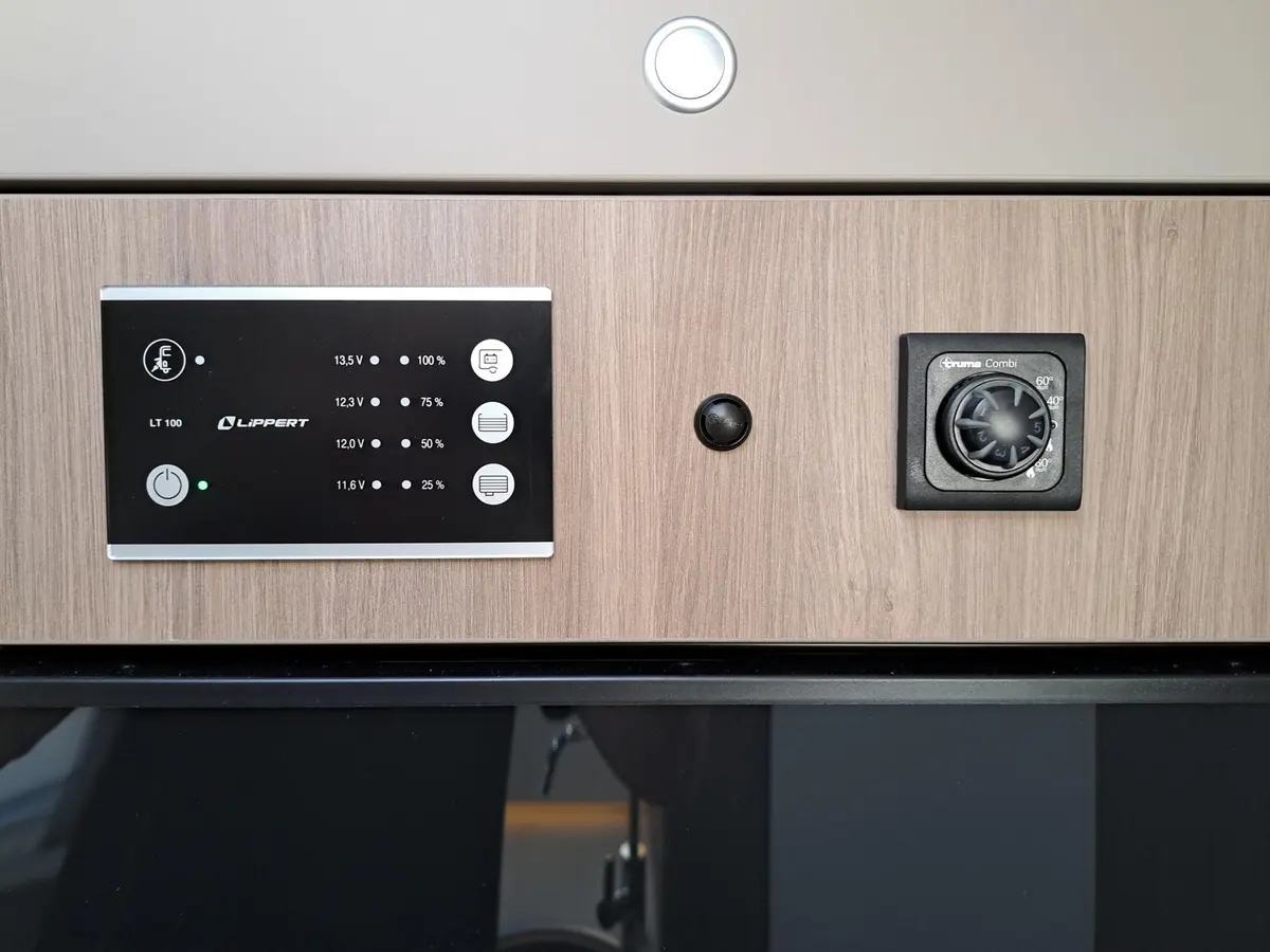 Carado T 459 Pro+ Automatik, Solar, TV, LTE, 3. Bett