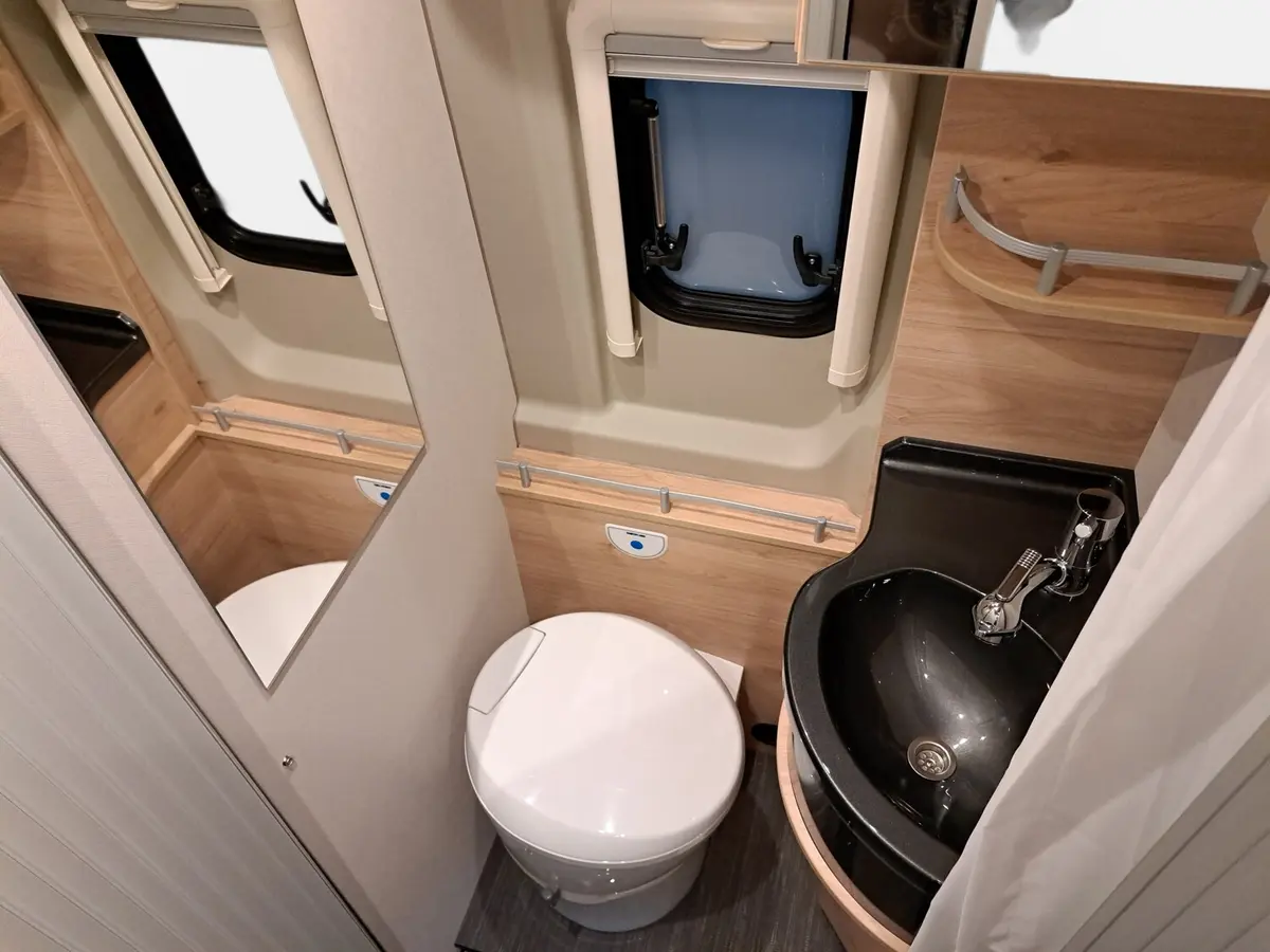 Dethleffs Globetrail 640 HR Fiat Chassis-, Komfort-, Elektropaket