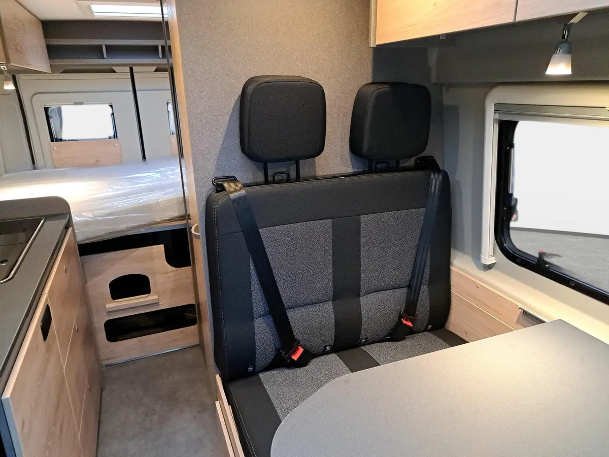 Dethleffs Globetrail Active 600 DS Fiat Markise