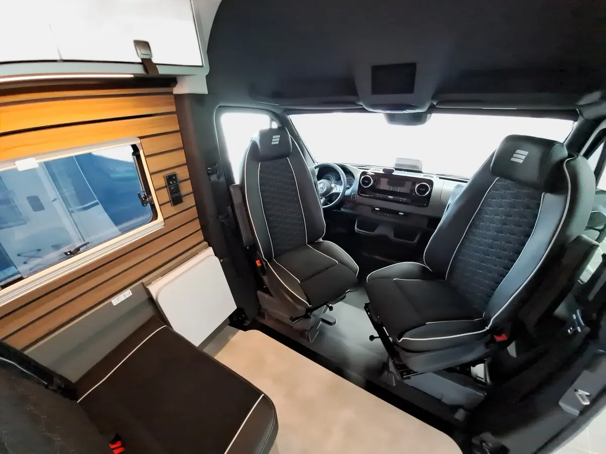 Hymer Grand Canyon S CrossOver 600 Aufstelldach, AHK