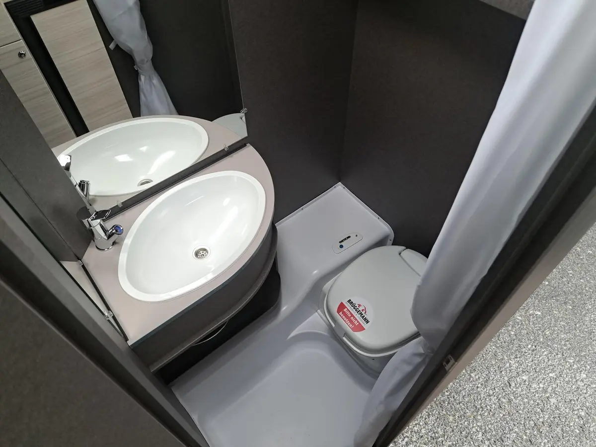 Dethleffs c-joy 460 LE Touring-, Dynamik-, Duschpaket