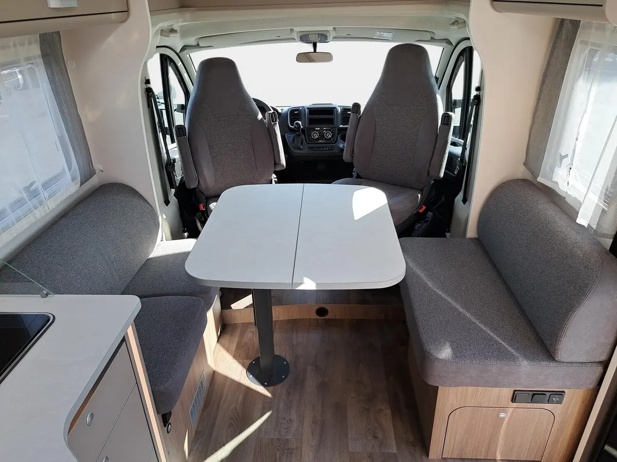 Carado T 459 Pro+ Automatik, Solar, TV, LTE, 3. Bett