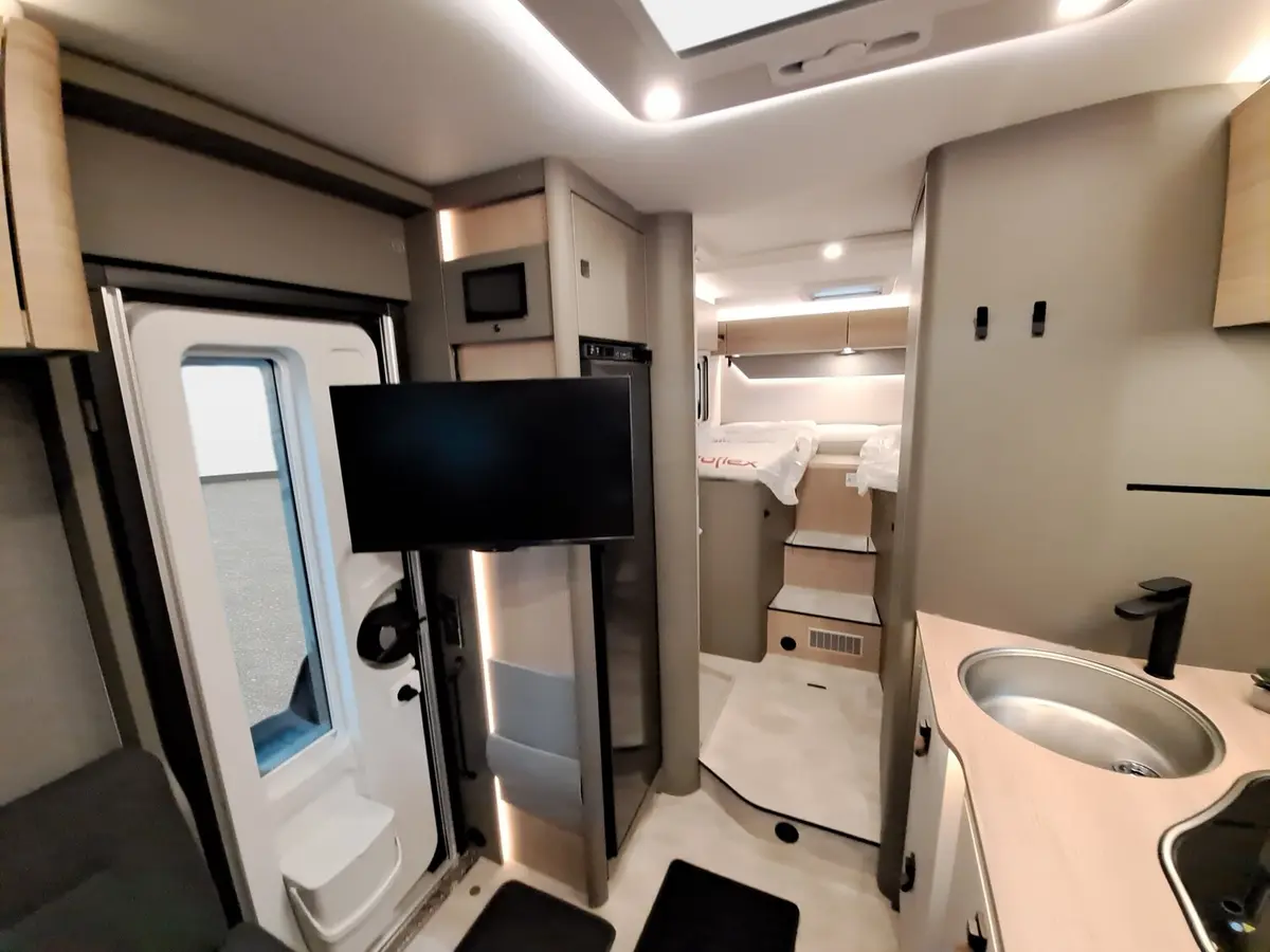 Hymer GT-S 685 Chassis-, Aufbau-, Winterpaket